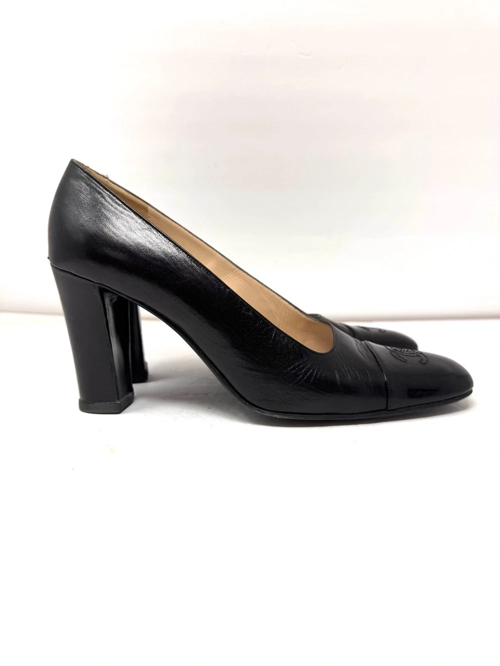 CHANEL black cap toe heels, vintage, made in France, size 40